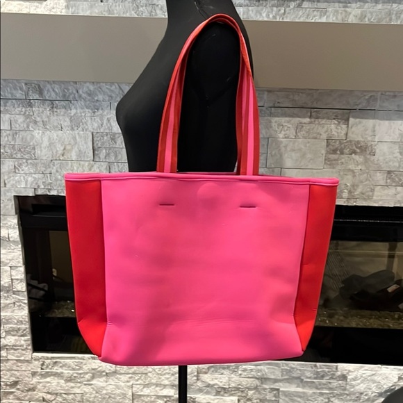 NWT Summersvlt Vibrant Pink and Red Tote Bag, lightweight - Picture 1 of 11
